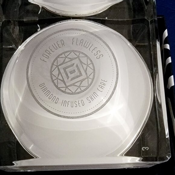 Forever Flawless White Diamond Infused HYDRA AM Moisture Complex - Picture 4 of 11